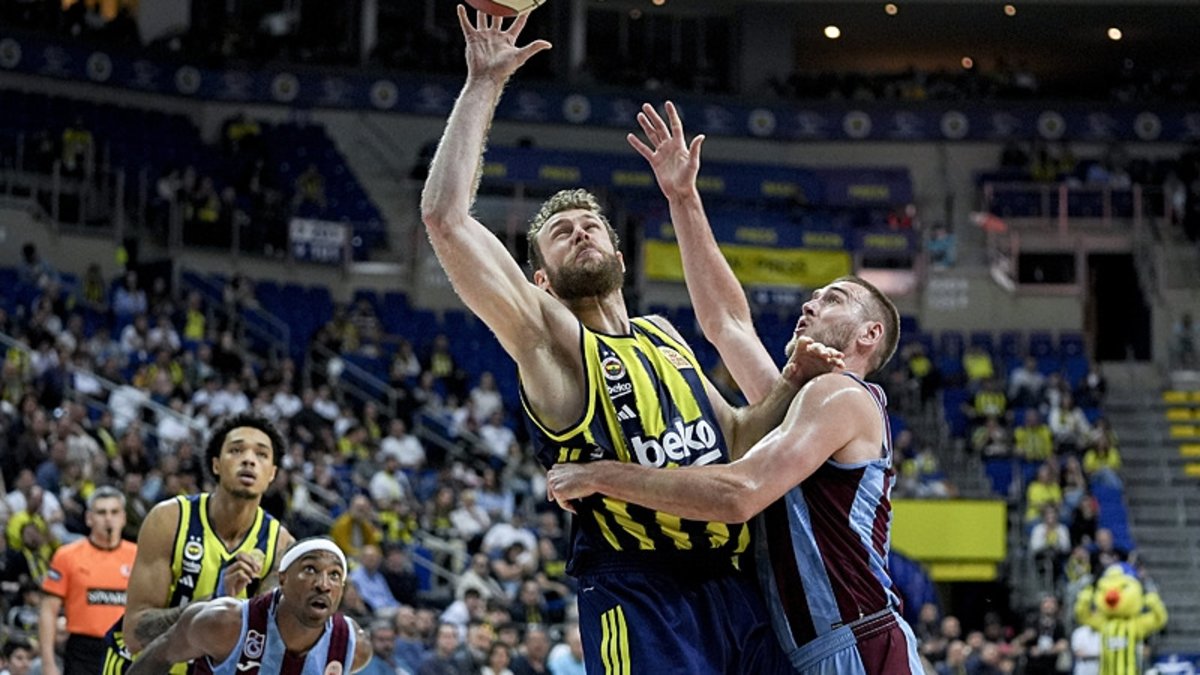 Fenerbahçe Beko, sahasında Trabzonspor'u 93-90 mağlup etti.