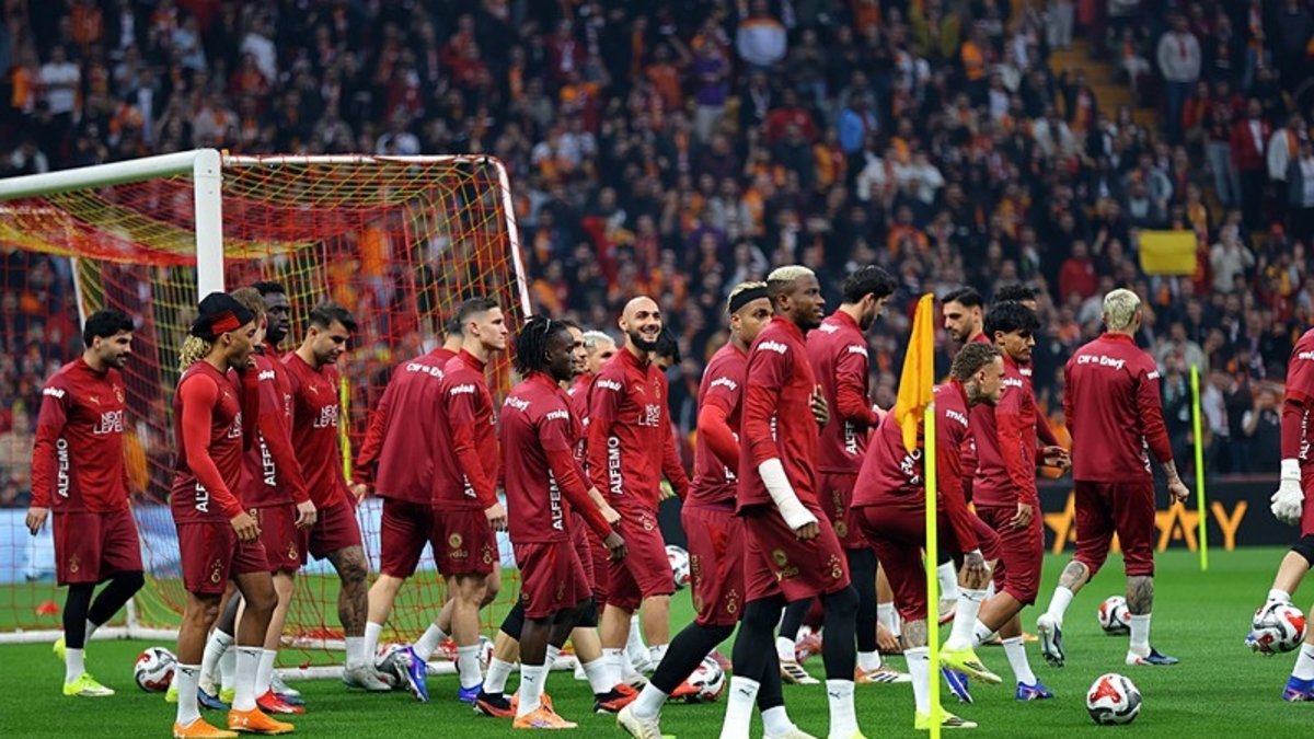 Galatasaray taraftara açık antrenman gerçekleştirdi!