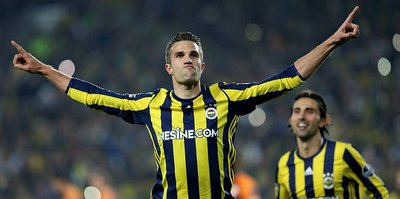 Van Persie'den derbi paylaşımı!