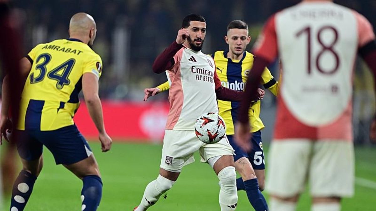 Fenerbahçe'ye Amrabat'tan kötü haber!