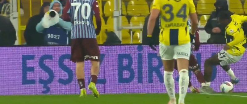 fenerbahce-trabzonspor-macinda-penalti-karari-1743960109779.jpg