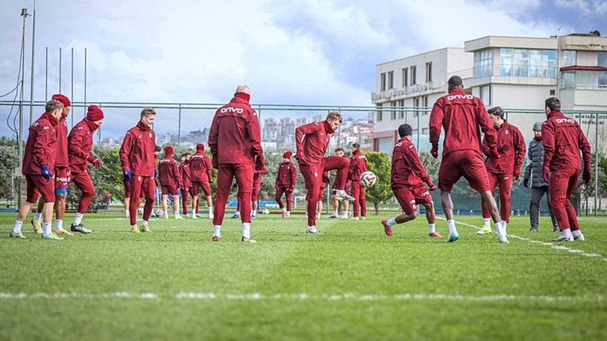 Trabzonspor'un Zecorner Kayserispor maçı kamp kadrosu açıklandı!