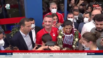Son dakika spor haberi: Milli boksör Busenaz Sürmeneli Trabzon'a geldi