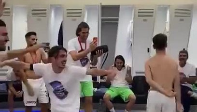 >Trabzonspor'dan soyunma odasında kolbastı şov!