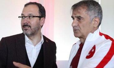 Bakan Kasapoğlu'ndan A Milli Takım'a ziyaret