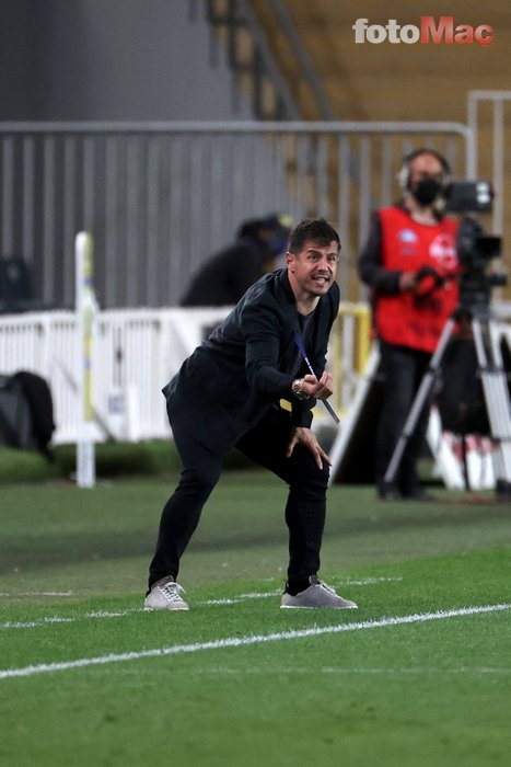 Fenerbahçe'den sürpriz golcü transferi! Emre Belözoğlu Belçika'yı sallayan ismi getirecek