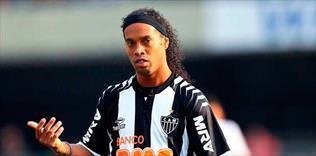 Ronaldinho kovuldu