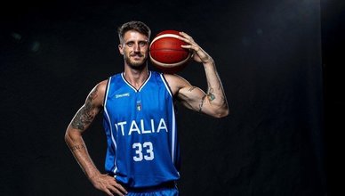 Anadolu Efes Fenerbahçe Beko’dan ayrılan Polonara ile sözleşme imzaladı!