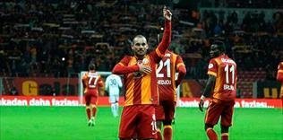 Umut ışığı Sneijder