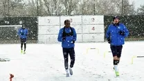 Erzurumspor kar yağışı altında çalıştı