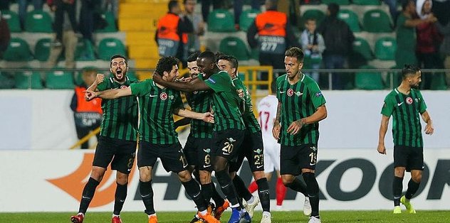 <a href="/index/akhisarspor?id=2992b7ba-64e5-4e93-adbf-6916f6520177" class="" rel="tag">Akhisarspor</a>, sergilediği <a href="/index/futbol?id=430973cb-2af0-47ed-96d4-924a356eb74b" class="" rel="tag">futbol</a> ile alkış topladı