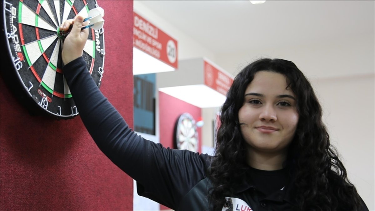 Zehra Gemi'nin hedefi Profesyonel Dart Birliği bünyesinde mücadele eden ilk Türk olmak!