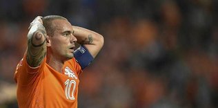 Sneijder defteri kapandı