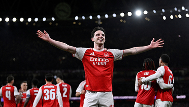 Arsenal çeyrek finalde!