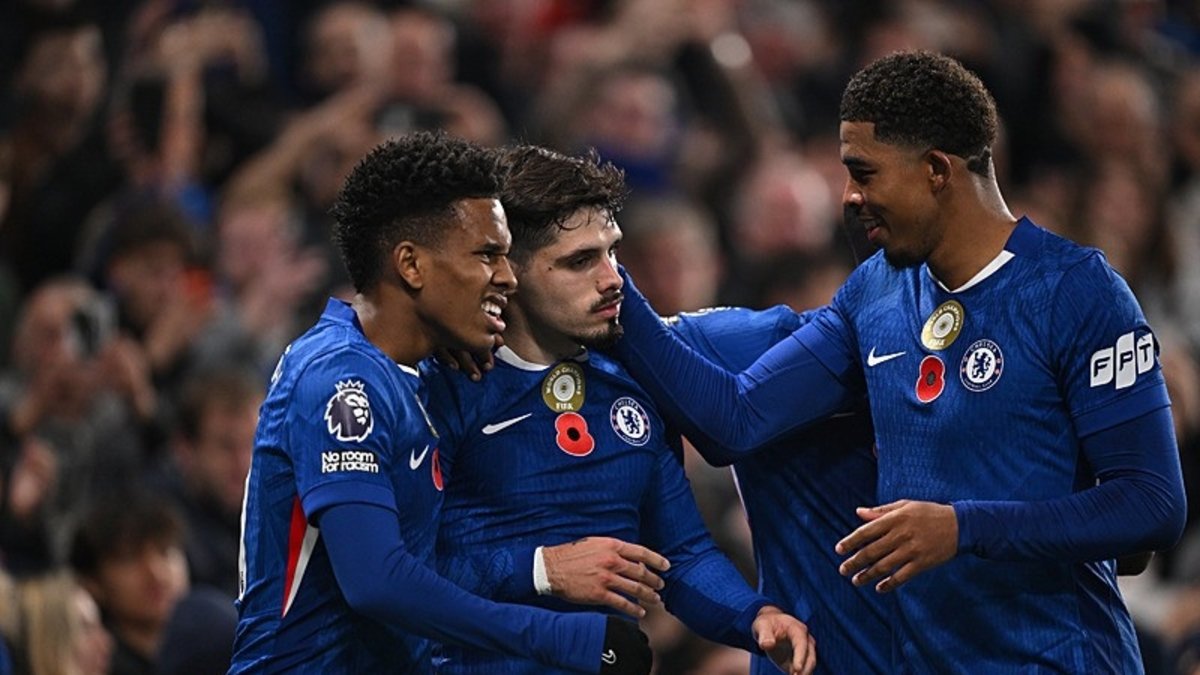 Chelsea 3 puanı 3 golle aldı