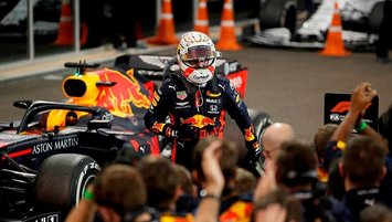Formula 1'de sezonun son yarışını Verstappen kazandı