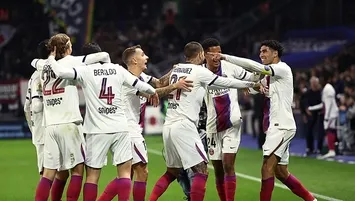 Hakimi hat-trick yaptı PSG farklı kazandı