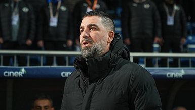 Arda Turan galibiyetin sevincini Down Sendromlu Futsal Milli Takımı ile paylaştı