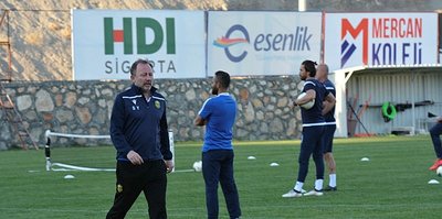 Yeni Malatyasporlu futbolcular 3 puana odaklandı
