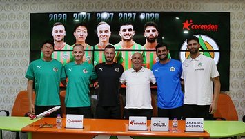 Alanyaspor'da imza şov