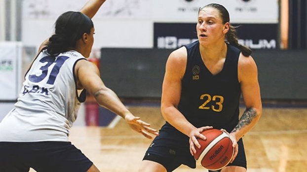 Kraliçeler farklı: 78-59