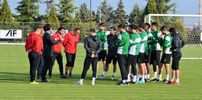 Denizlispor çalışmalara başladı