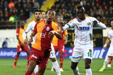 Galatasaray’da sürpriz ayrılık: Fatih Terim onay verdi!