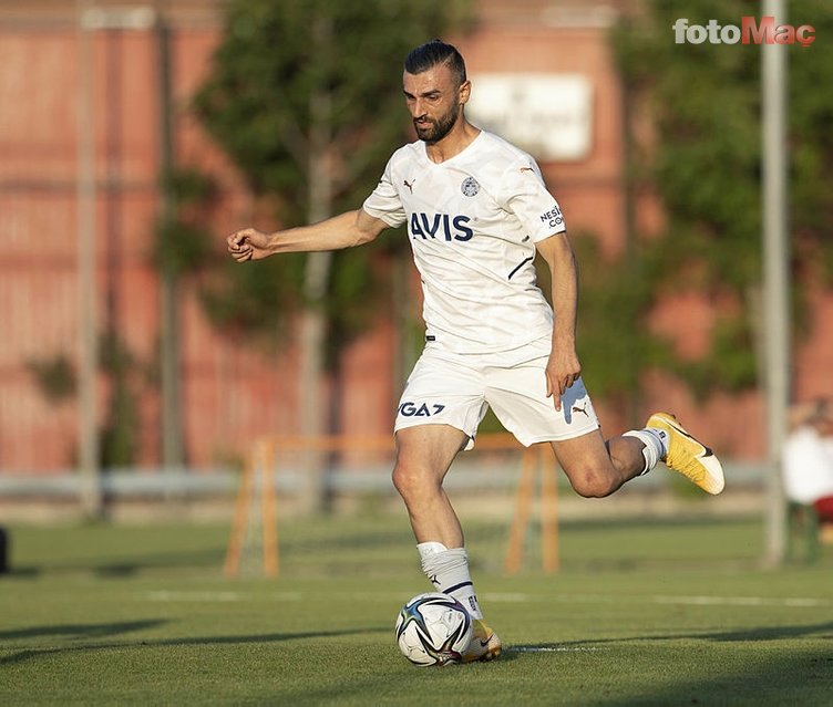 Son dakika spor haberi: Fenerbahçe'de kırmızı alarm! O isimlere lisans alınmadı (FB spor haberi)