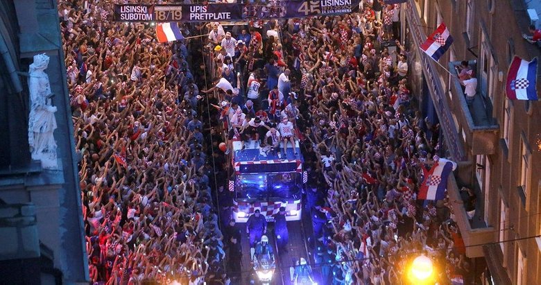 Hırvatistan dünya ikinciliğini kutluyor