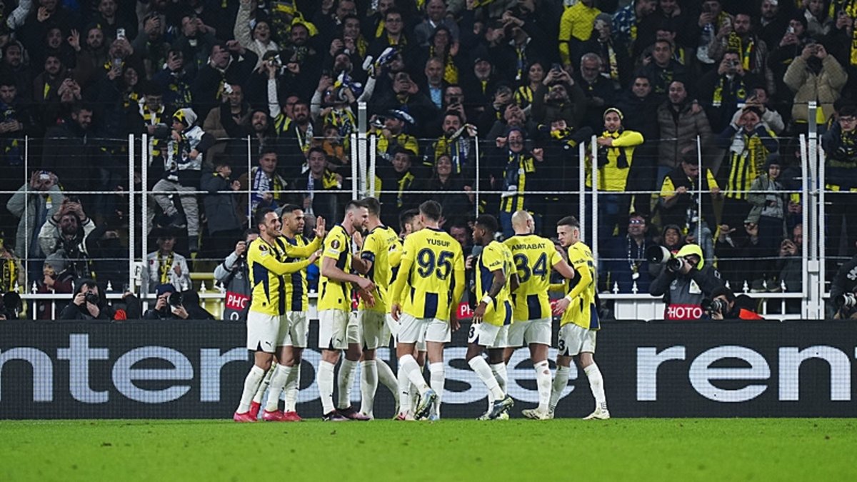 Fenerbahçe-Anderlecht maçı dış basında! Nakavt etmek üzere Fenerbahçe-Anderlecht maçı dış basında! Nakavt etmek üzere