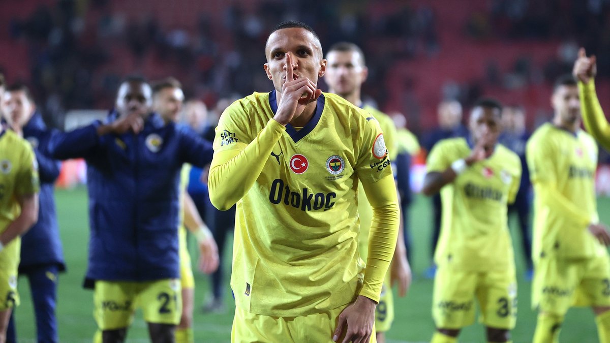 Fenerbahçe'de Becao gelişmesi! Hocasıyla görüştü ve... Fenerbahçe'de Becao gelişmesi! Hocasıyla görüştü ve...