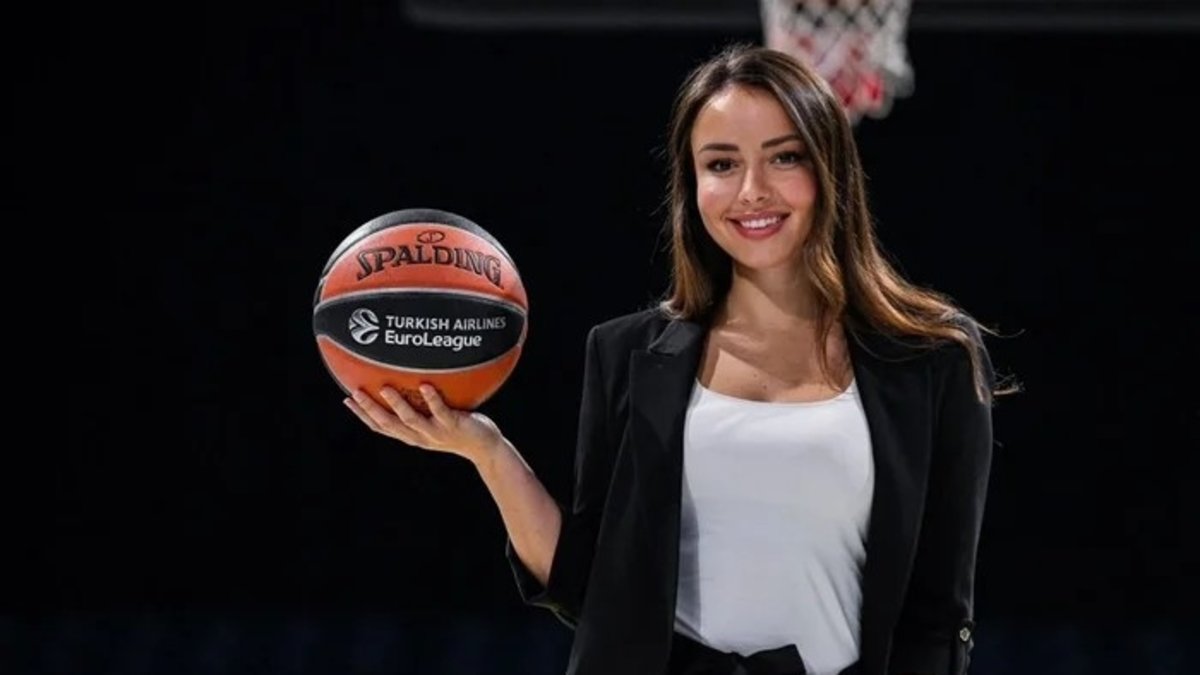 Jelena Todorovic Brezilya'da bir erkek basketbol takımının ilk kadın başantrenörü oldu Jelena Todorovic Brezilya'da bir erkek basketbol takımının ilk kadın başantrenörü oldu