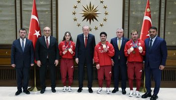 Başkandan haltercilere tebrik!