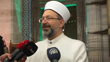 Diyanet İşleri Başkanı Ali Erbaş Ramazan Bayramı namazı hutbesinin bir bölümünü İngilizce okudu