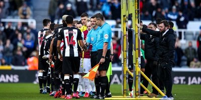 Pre-game handshakes banned for Premier League matches