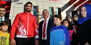 Taha Akgül’ün adı spor merkezine verildi
