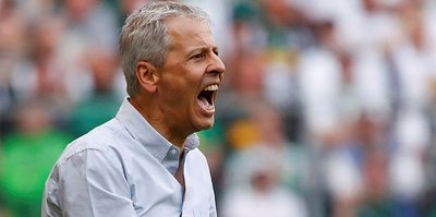 Borussia Dortmund'da teknik direktör Favre'nin sözleşmesi uzatıldı