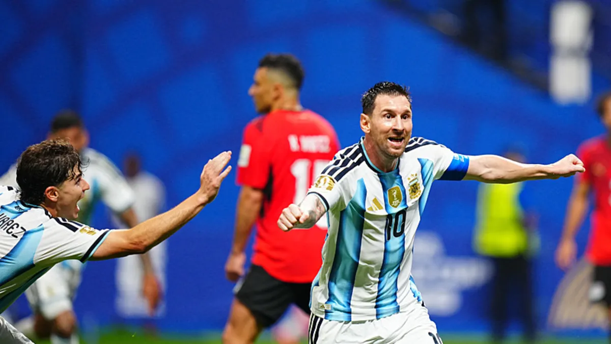 Lionel Messi'li Arjantin'den muhteşem geri dönüş! Mısır'ı elediler