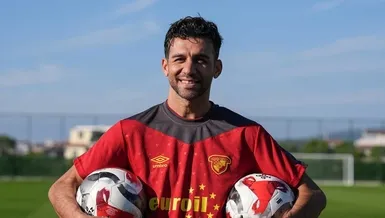 İsmail Köybaşı futbolu bıraktı