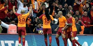 Aslan ava çıktı