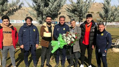 Taraftar Hamzaoğlu’nun doğum gününü kutladı