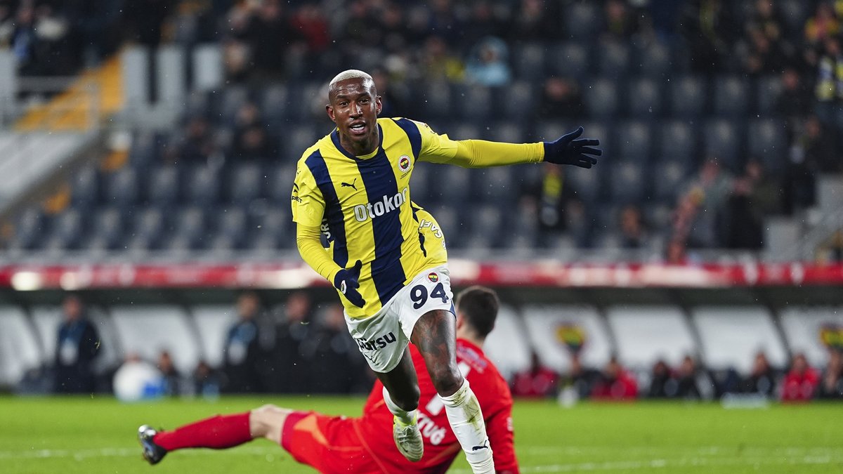 FENERBAHÇE HABERİ: Mourinho'dan flaş Talisca kararı! Corendon Alanyaspor maçında... FENERBAHÇE HABERİ: Mourinho'dan flaş Talisca kararı! Corendon Alanyaspor maçında...