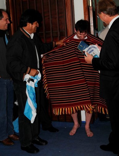 Morales’ten Messi’ye hediye
