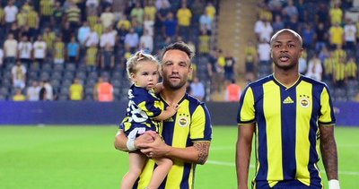 Ayew Ilk Macina Cikti Fenerbahce 2 1 Cagliari Mac Sonucu Son Dakika Fenerbahce Haberleri Fotograflari Fotomac