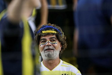Fenerbahçe tribünlerinde Ersun Yanal sesleri!