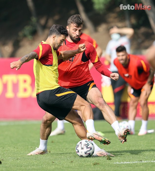 Son dakika spor haberi: Galatasaray antrenmanında dikkat çeken kare! Arda Turan... (GS haberi)
