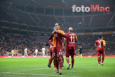 Galatasaray 3. bombayı pazartesi patlatıyor!