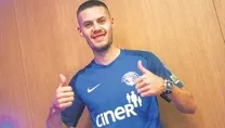 Asker selamına laf edilemez
