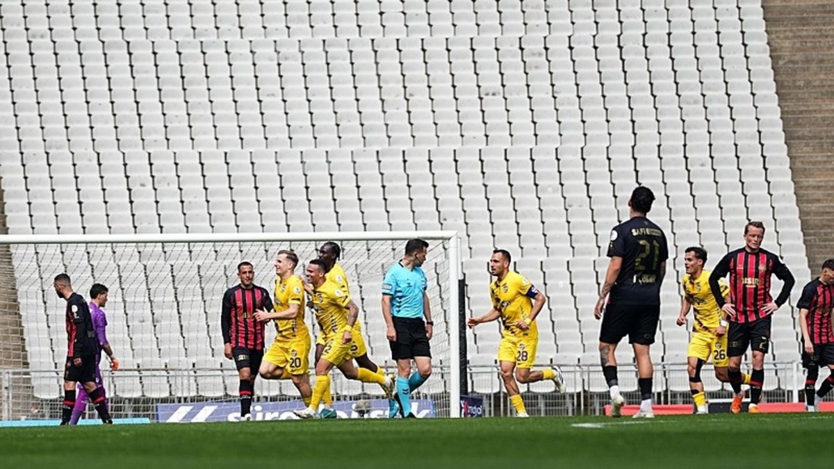 İkas Eyüpspor Mısırlı.com.tr Fatih Karagümrük'e karşı deplasmanda geri döndü!