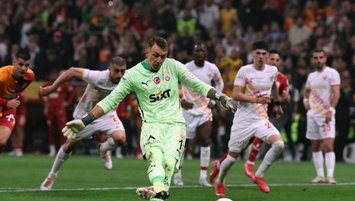 Muslera'dan penaltı golü!